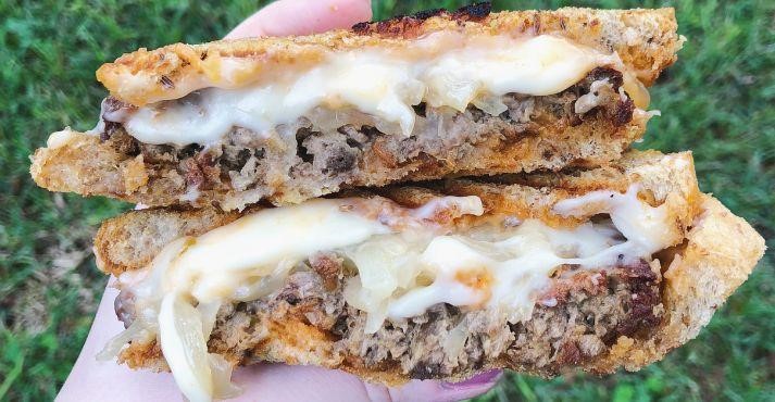 Vegan-burger-with-impossible-foods-beef-patty