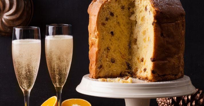 Demi-sec-prosecco-with-cake