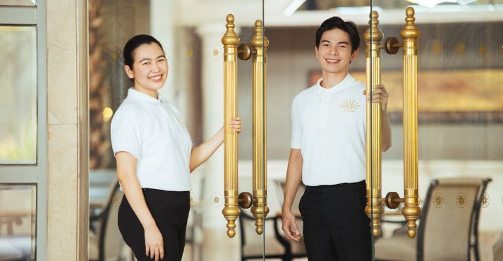 Peninsula Manila hotel staff Peninsula Manila hotel staff