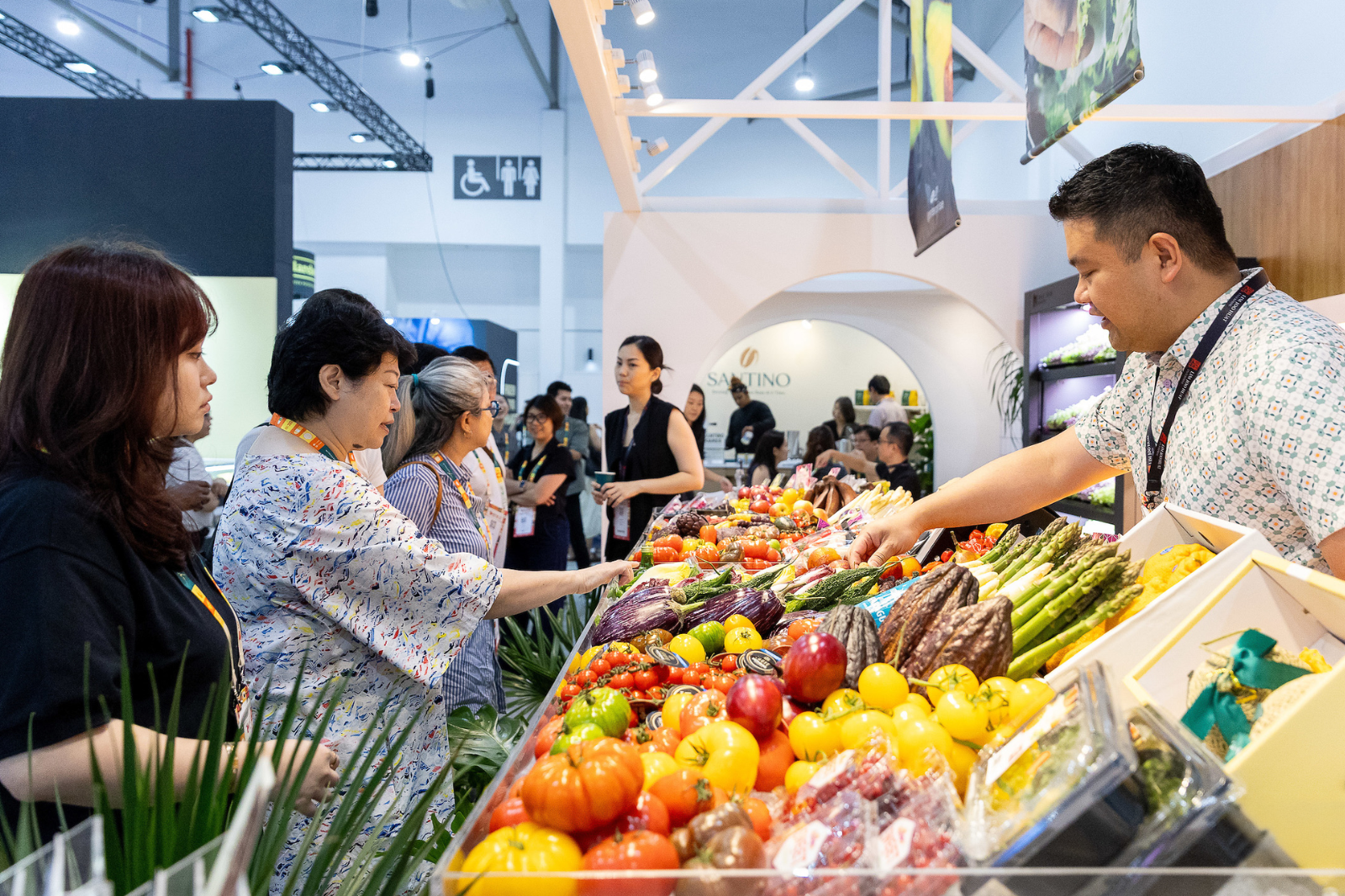 FHA26_About_Photo_Exhibitor Booth